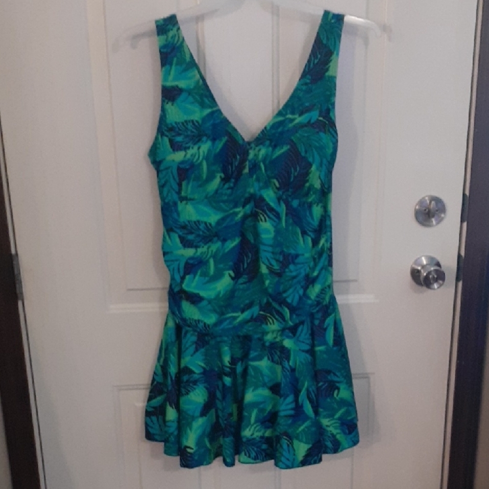 1 Piece Tropical Swimsuit with skirt Size 3X